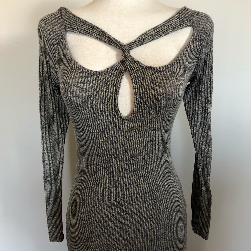 Sexy Body Con Sweater Dress Flirty Neck line Sz S - Picture 2 of 7